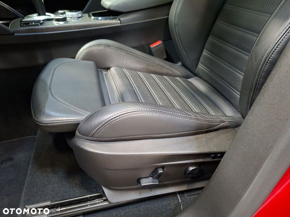 Alfa Romeo Stelvio - 14