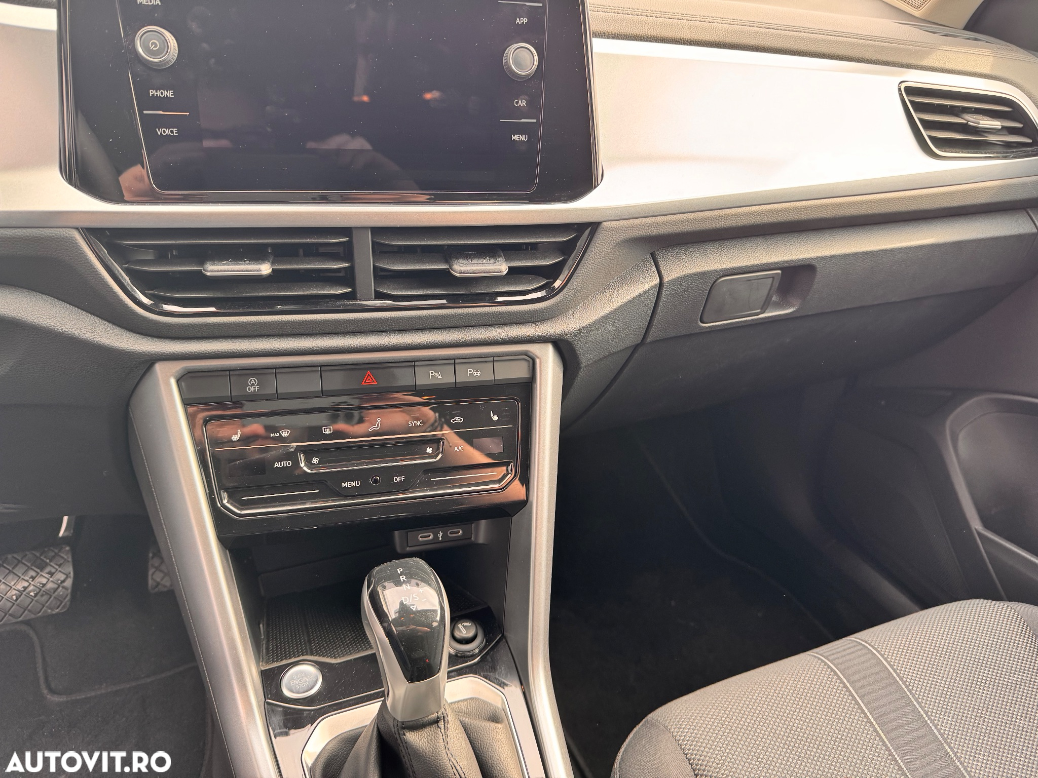 Volkswagen T-ROC 1.5 TSI DSG Life - 11