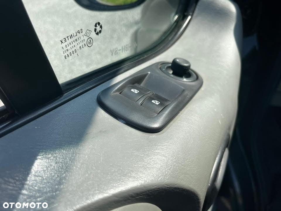 Renault Trafic - 12