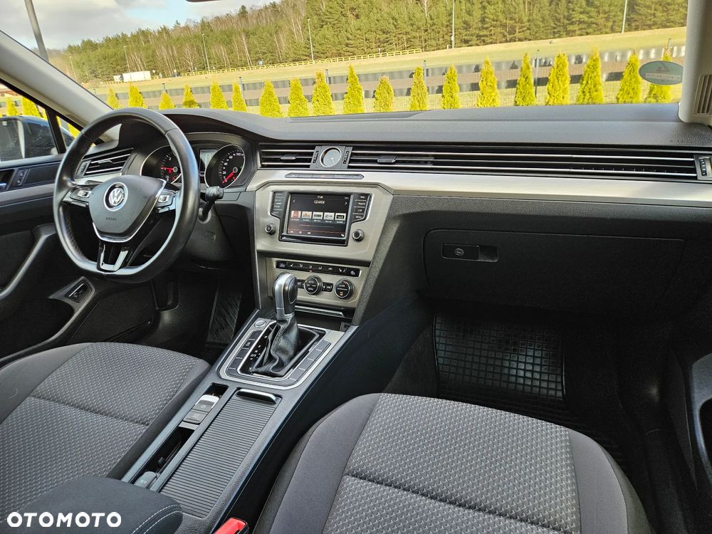 Volkswagen Passat - 17