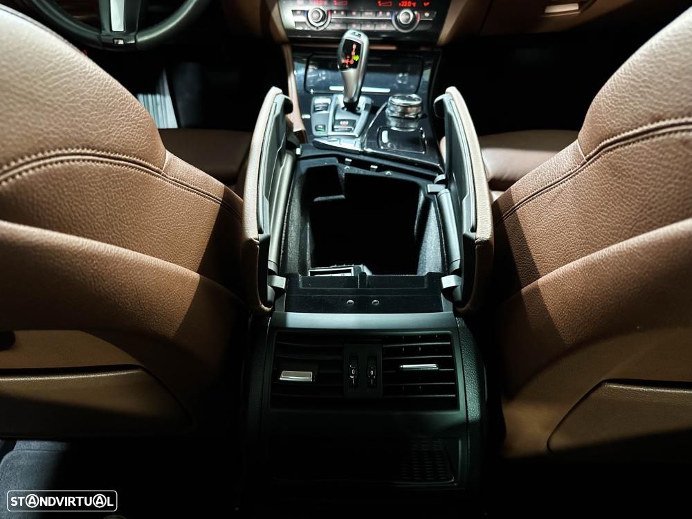 BMW 520 d Pack Desportivo M Auto - 27