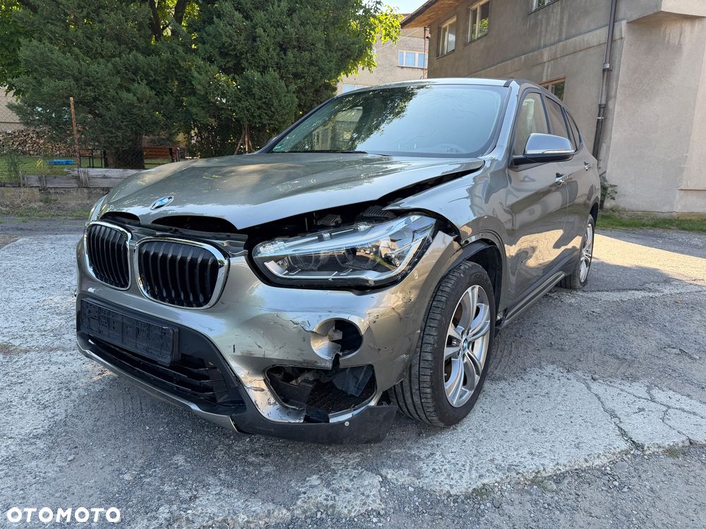 BMW X1 xDrive20i Sport Line - 4