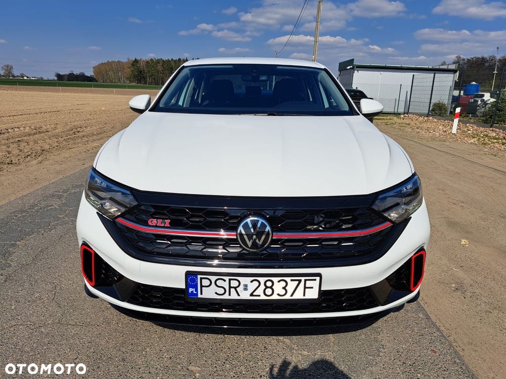 Volkswagen Jetta - 3