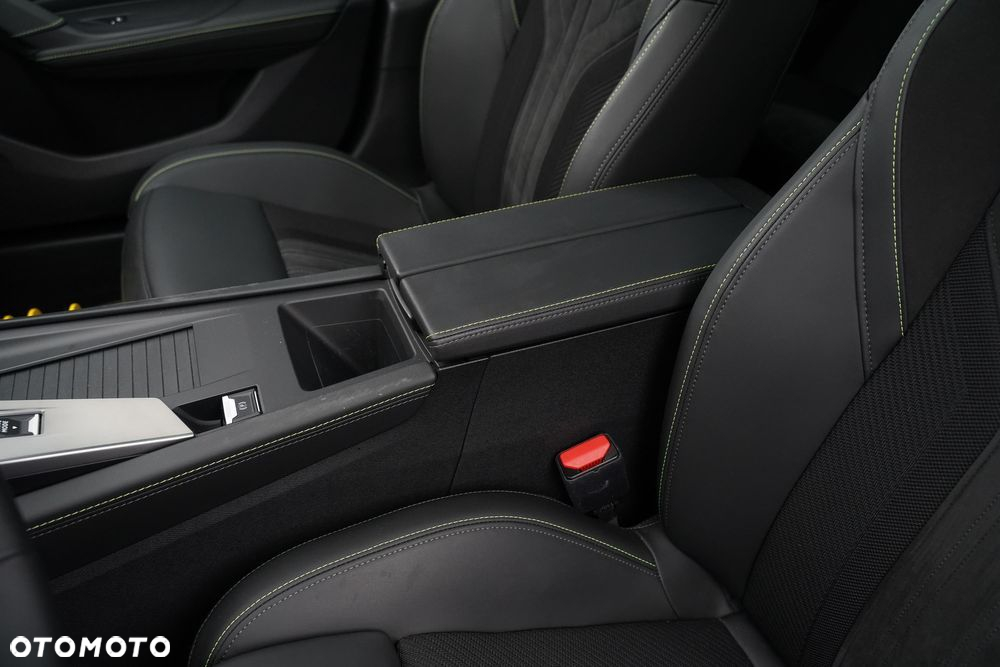Peugeot 408 1.2 PureTech mHEV GT S&S e-DSC6 - 22