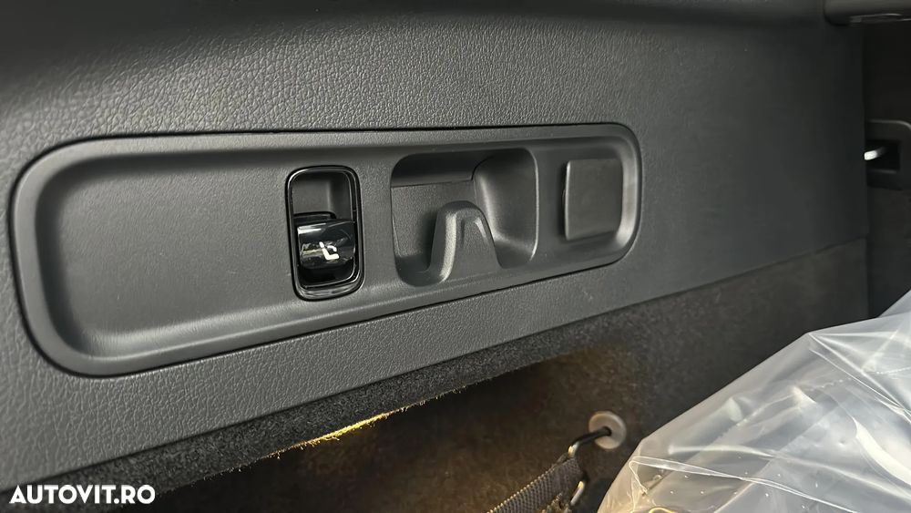 Mercedes-Benz GLC 300 e 4Matic 9G-TRONIC AMG Line Advanced - 22