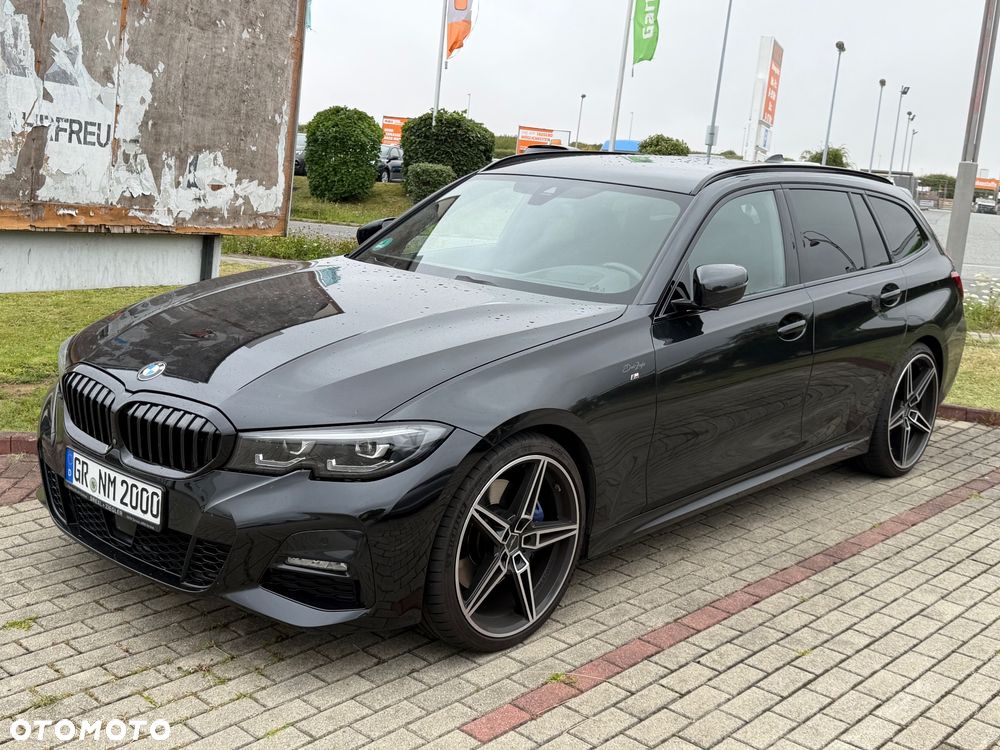 BMW Seria 3 330i xDrive M Sport - 1