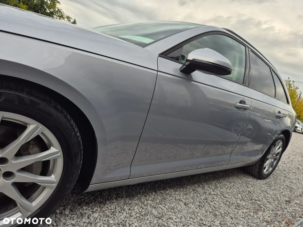 Audi A4 Avant 2.0 TDI ultra S tronic design - 19