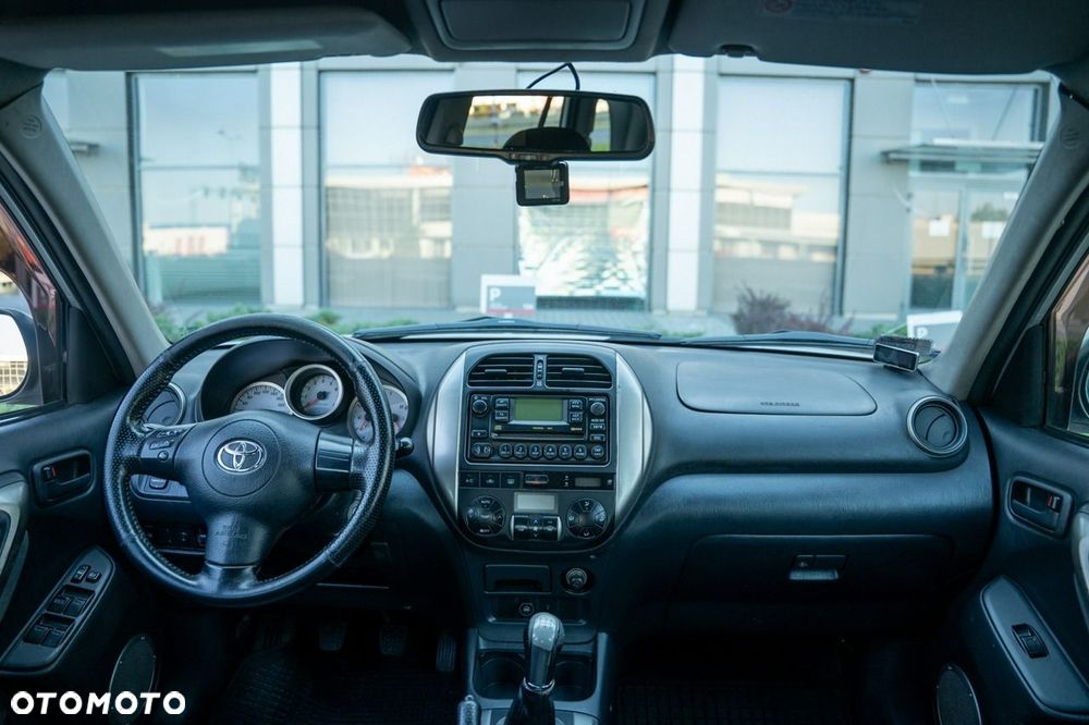 Toyota RAV4 4x4 Edition - 15