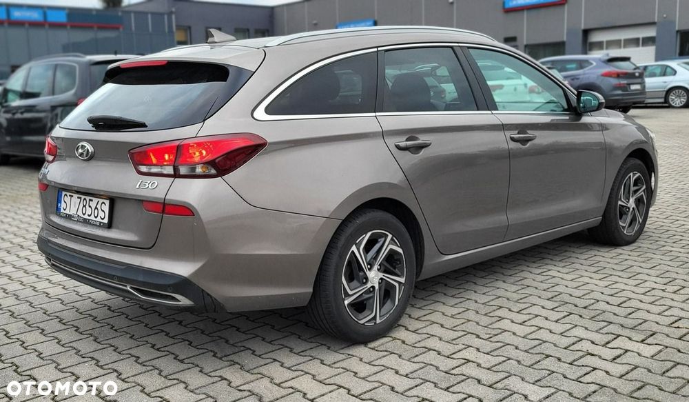 Hyundai i30 1.6 D Comfort DCT - 5