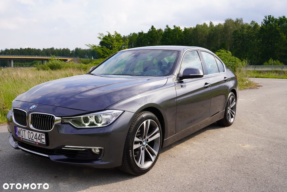 BMW Seria 3 328i xDrive Luxury Line - 2