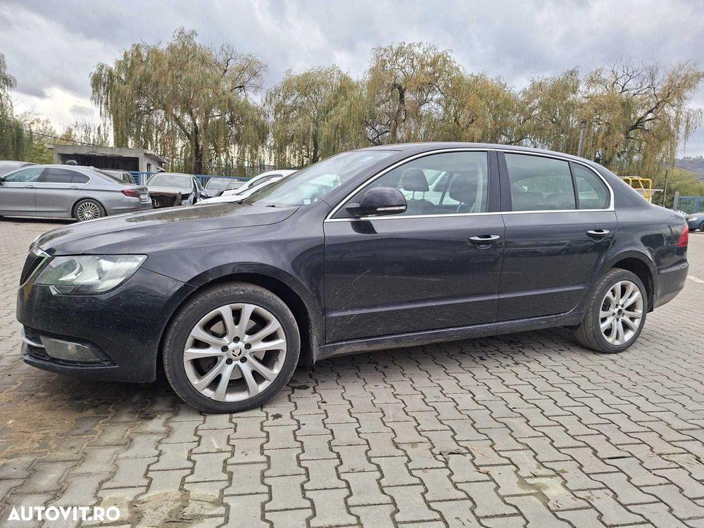 Usa dezechipata stanga/dreapta, fata/spate Skoda Superb II Sedan FL - 1