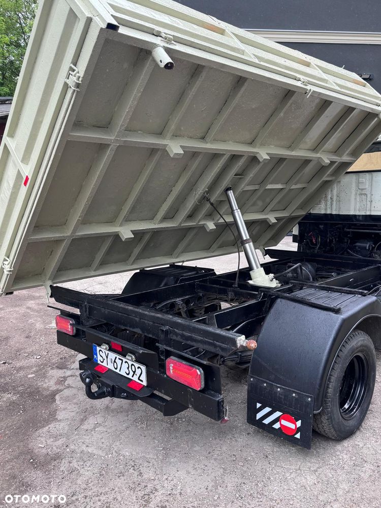 Toyota Dyna - 4