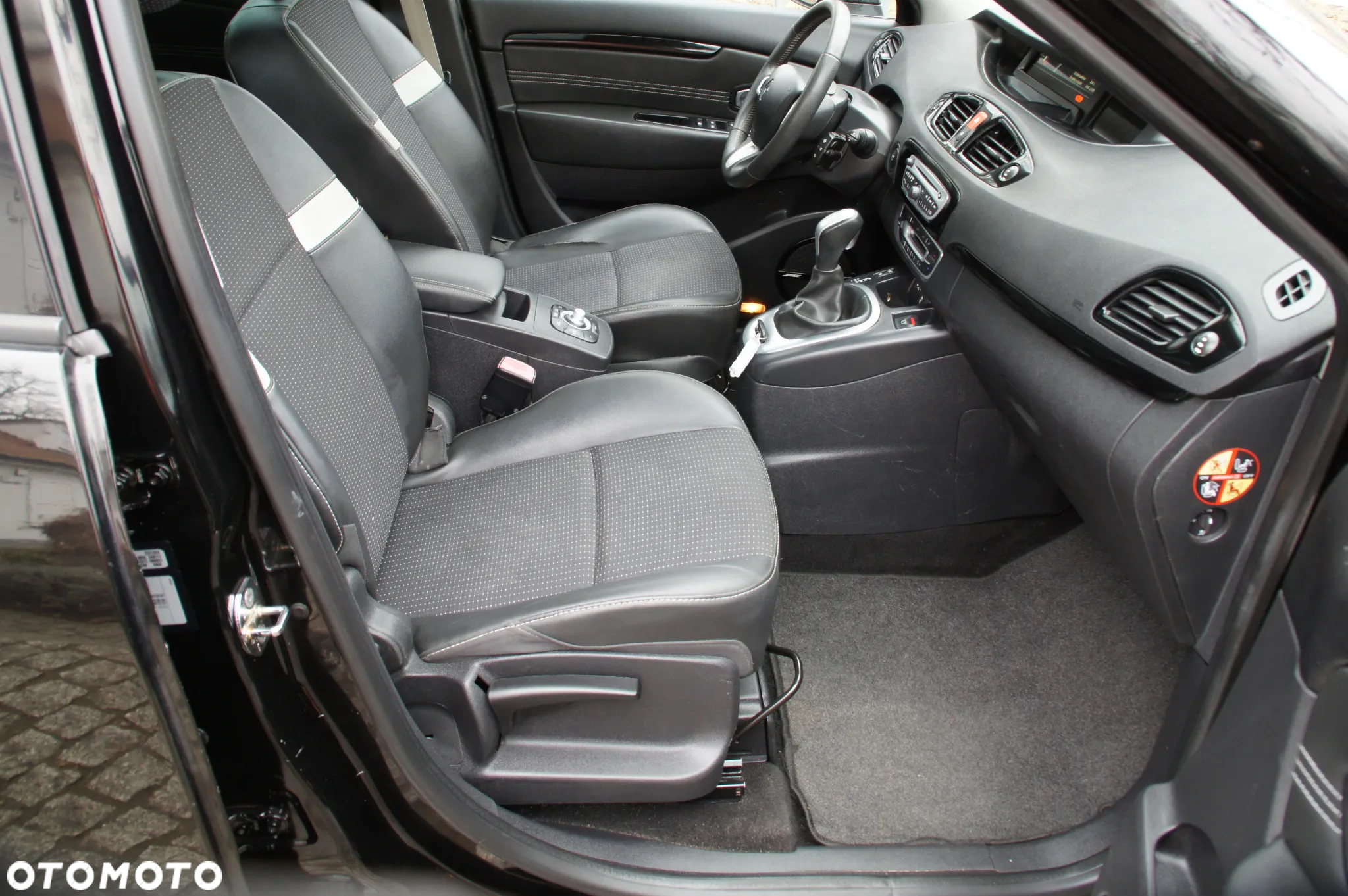 Renault Grand Scenic 2.0 16V 140 CVT Bose Edition - 25