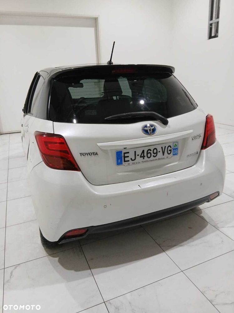 Toyota Yaris - 12