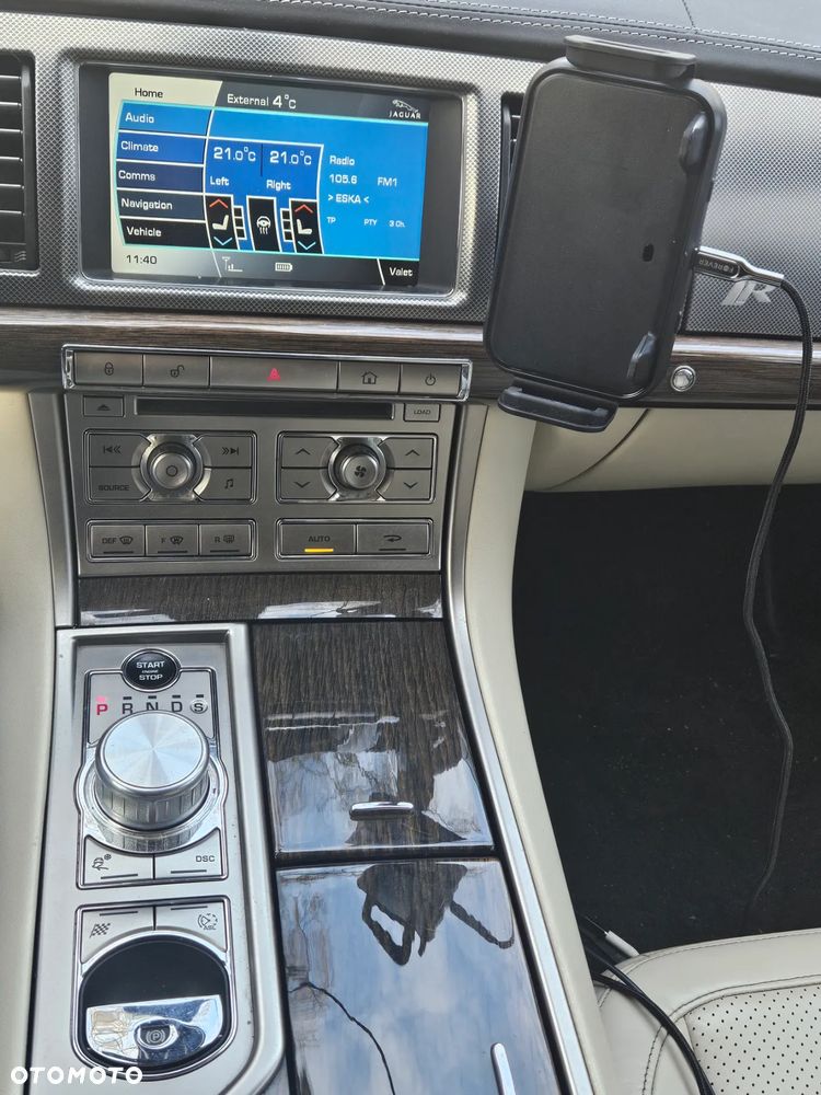 Jaguar XF XFR - 8