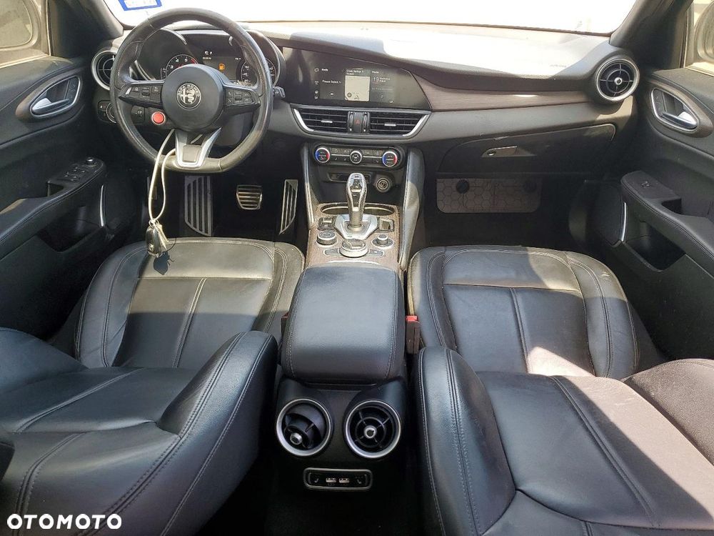 Alfa Romeo Giulia - 9