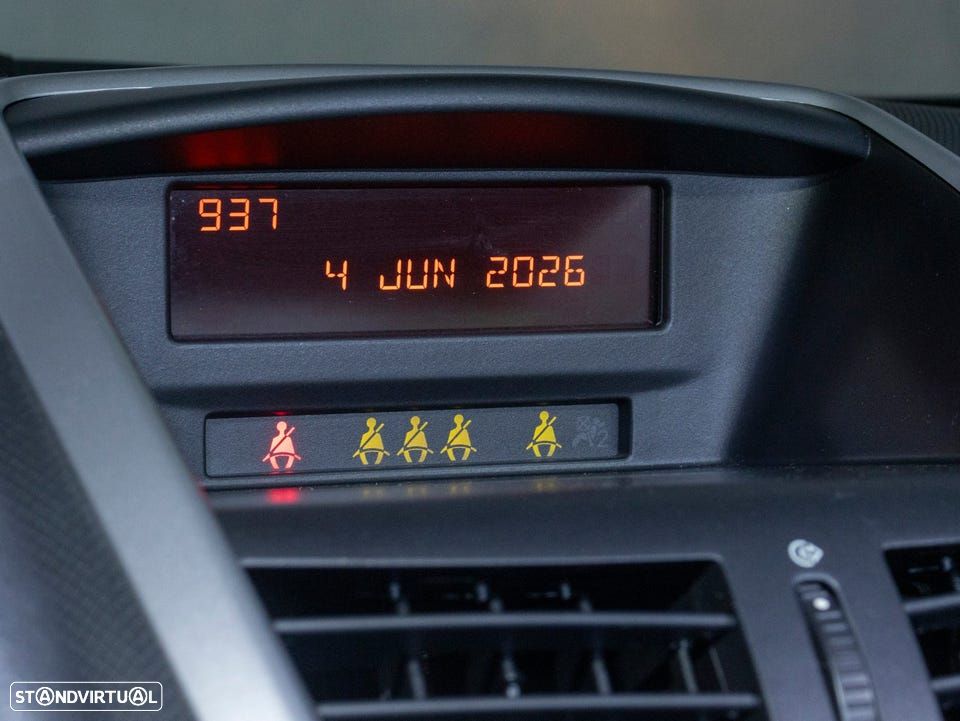 Peugeot 207 - 8