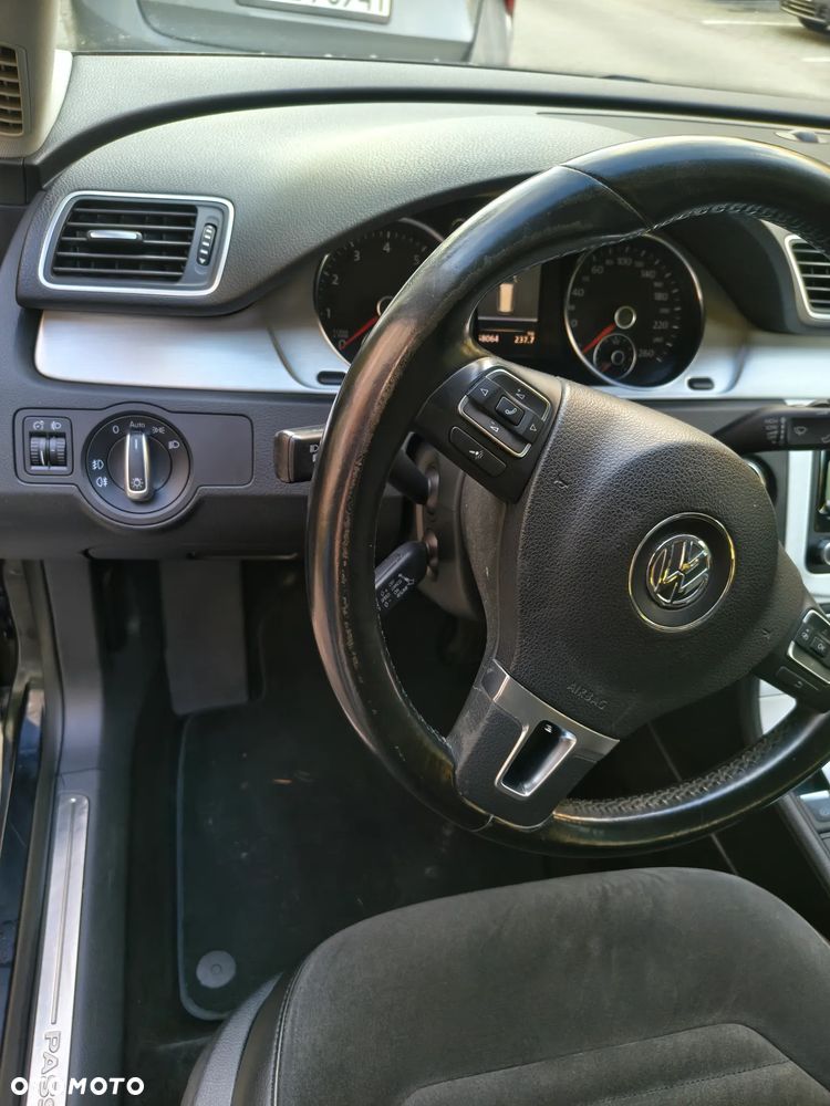 Volkswagen Passat 2.0 TSI Highline - 16