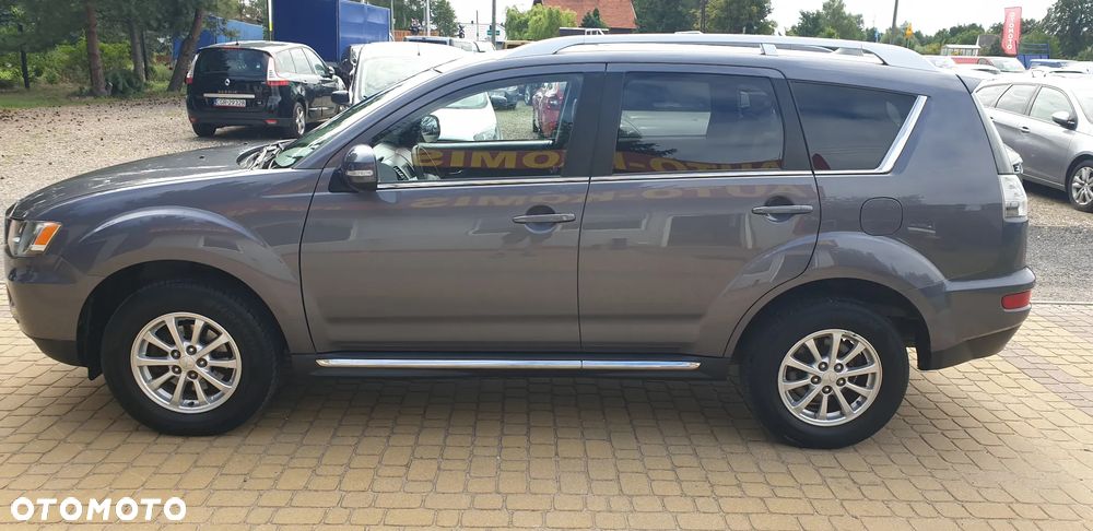 Mitsubishi Outlander - 4