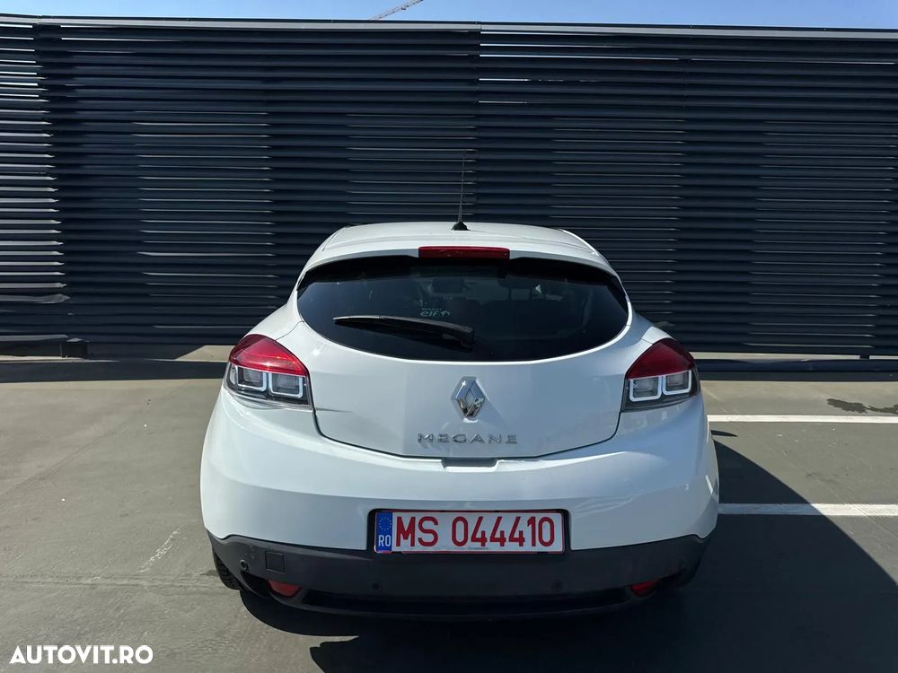 Renault Megane Coupe TCe 130 EDC Bose Edition - 12