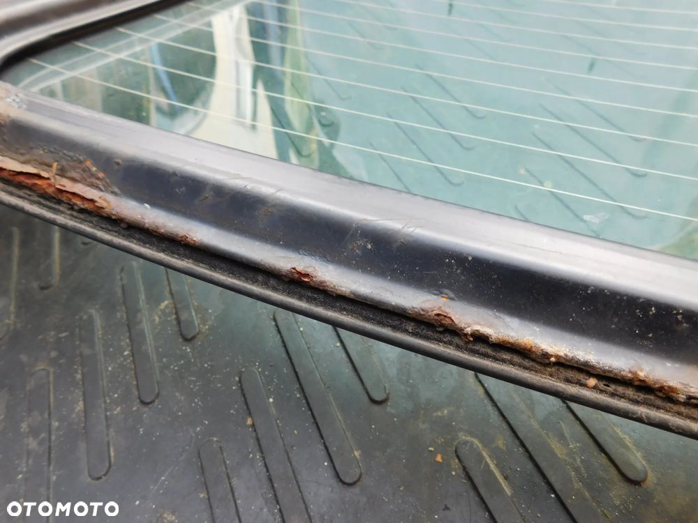 szyba tył w klapę otwierana BMW E39 TOURING - 7