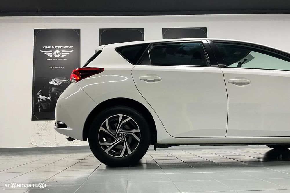 Toyota Auris 1.4 D-4D Exclusive - 10