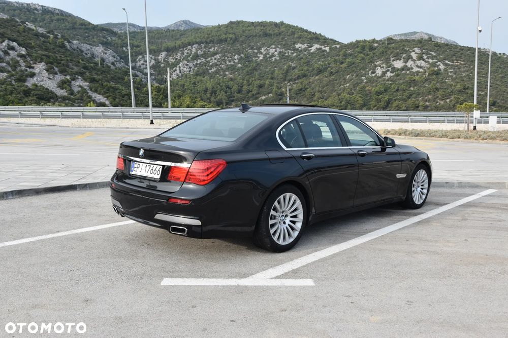 BMW Seria 7 740d - 8