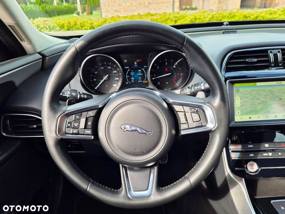 Jaguar XE 2.0 D180 SE - 20
