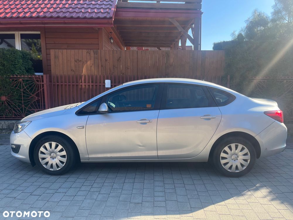 Opel Astra 1.4 T Business EU6 - 5