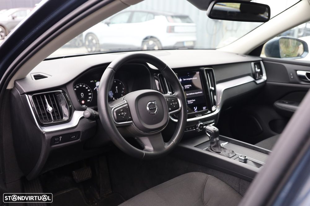 Volvo V60 2.0 D3 Momentum Core Geartronic - 10