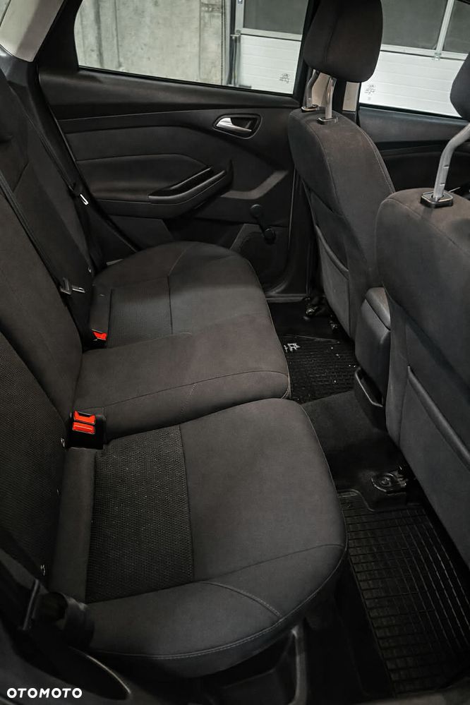 Ford Focus 1.5 TDCi SYNC Edition - 6