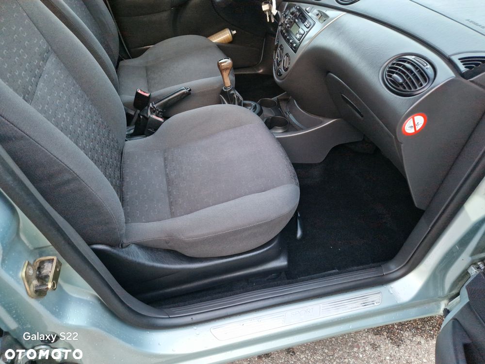 Ford Focus 1.6 16V Sport - 13