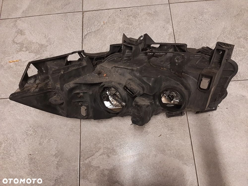 Lampa prawa przednia  PRZÓD RENAULT MEGANE 2 II - 3