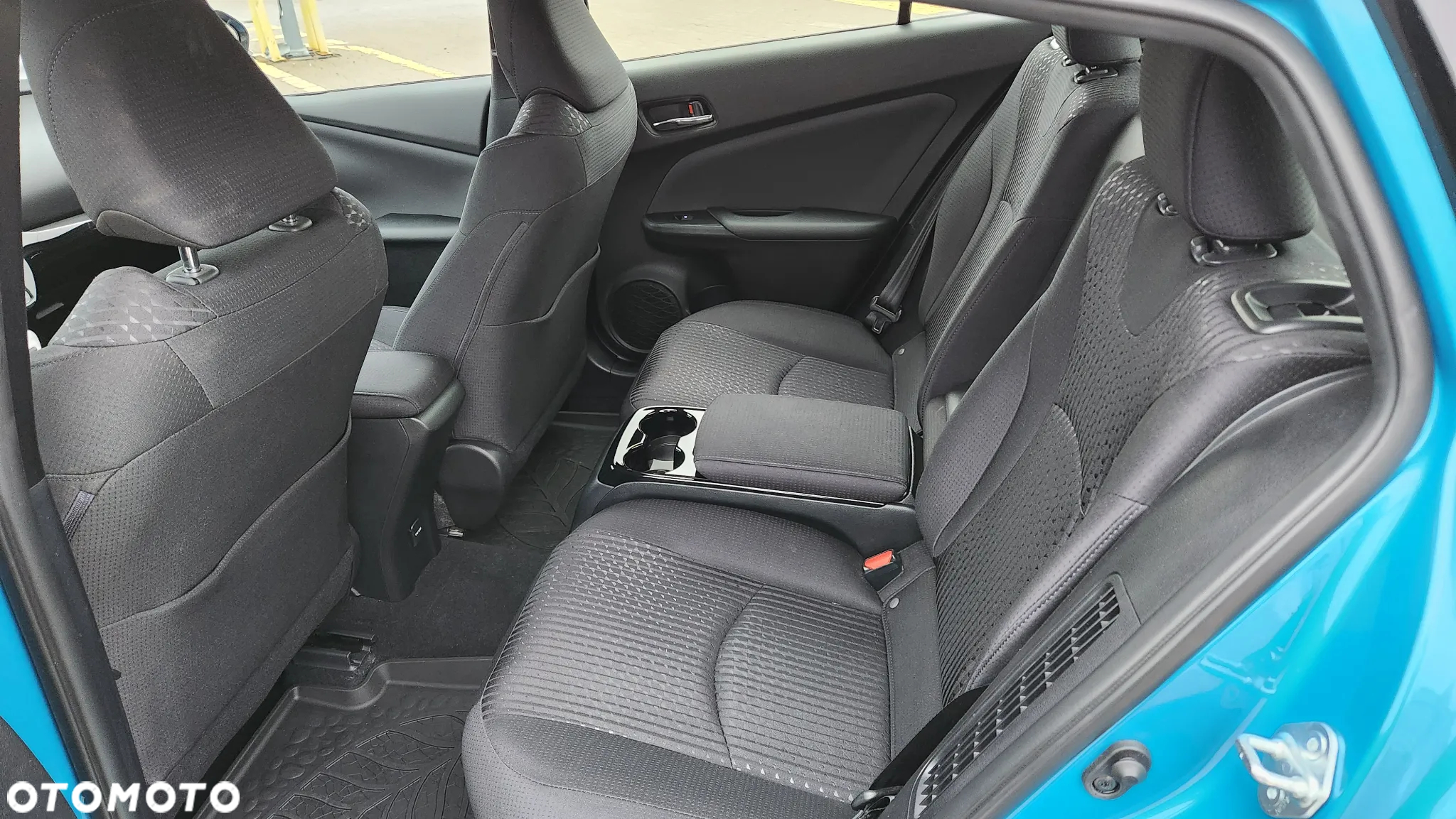 Toyota Prius Plug-in Hybrid - 17