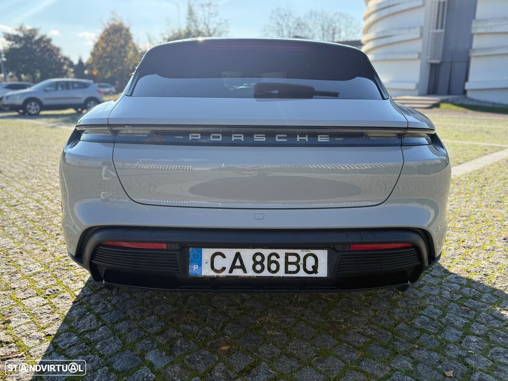 Porsche Taycan Cross Turismo 4 - 3