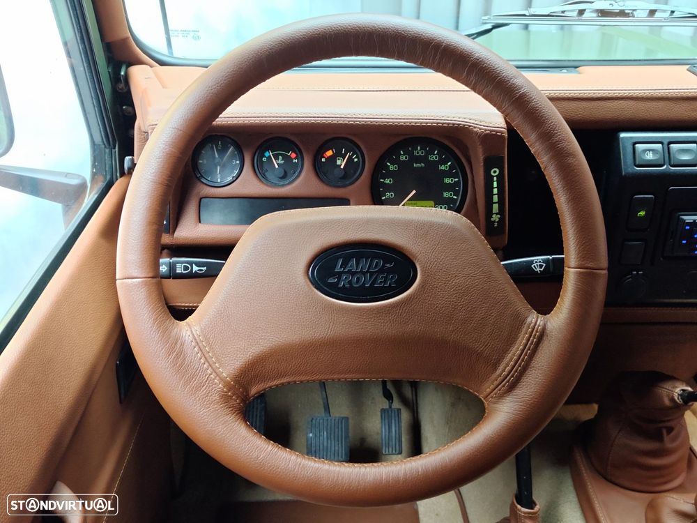 Land Rover Defender 130 - 13