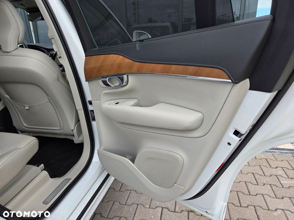 Volvo XC 90 - 33