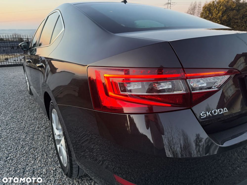 Skoda Superb 2.0 TDI Ambition DSG7 - 10