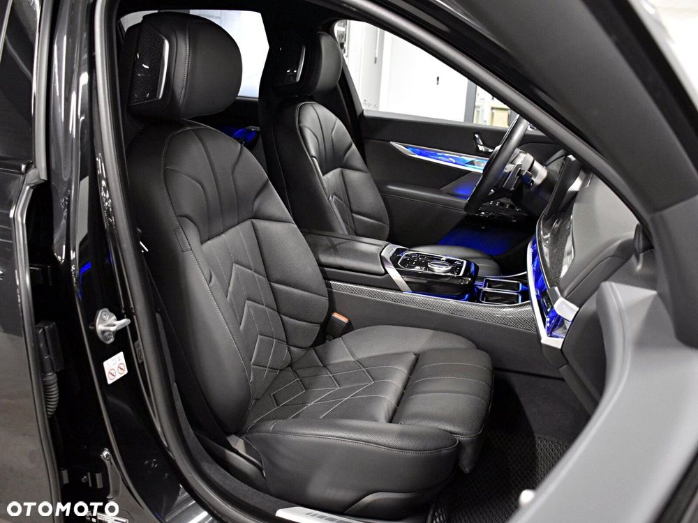 BMW Seria 7 - 15