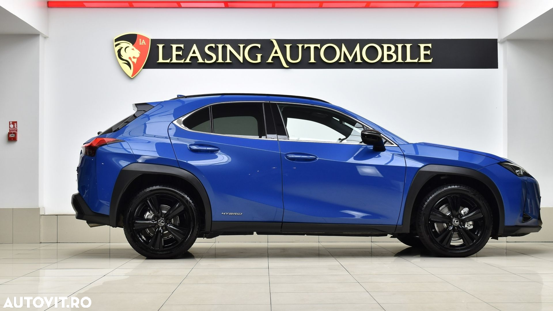 Lexus UX 250h (E-FOUR) Launch Edition - 7