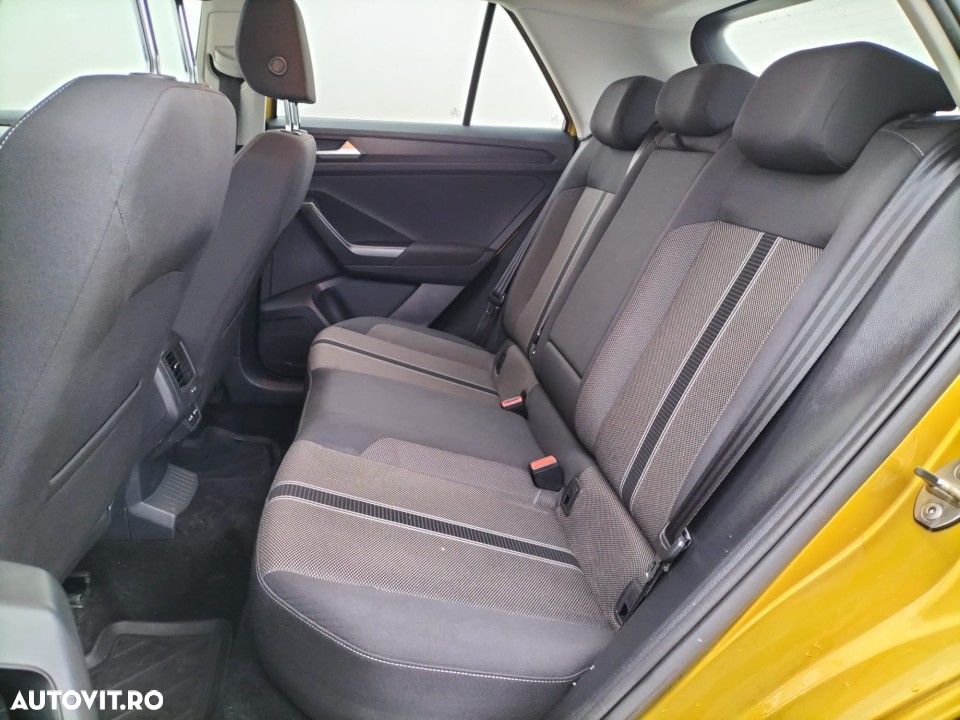 Volkswagen T-Roc - 16