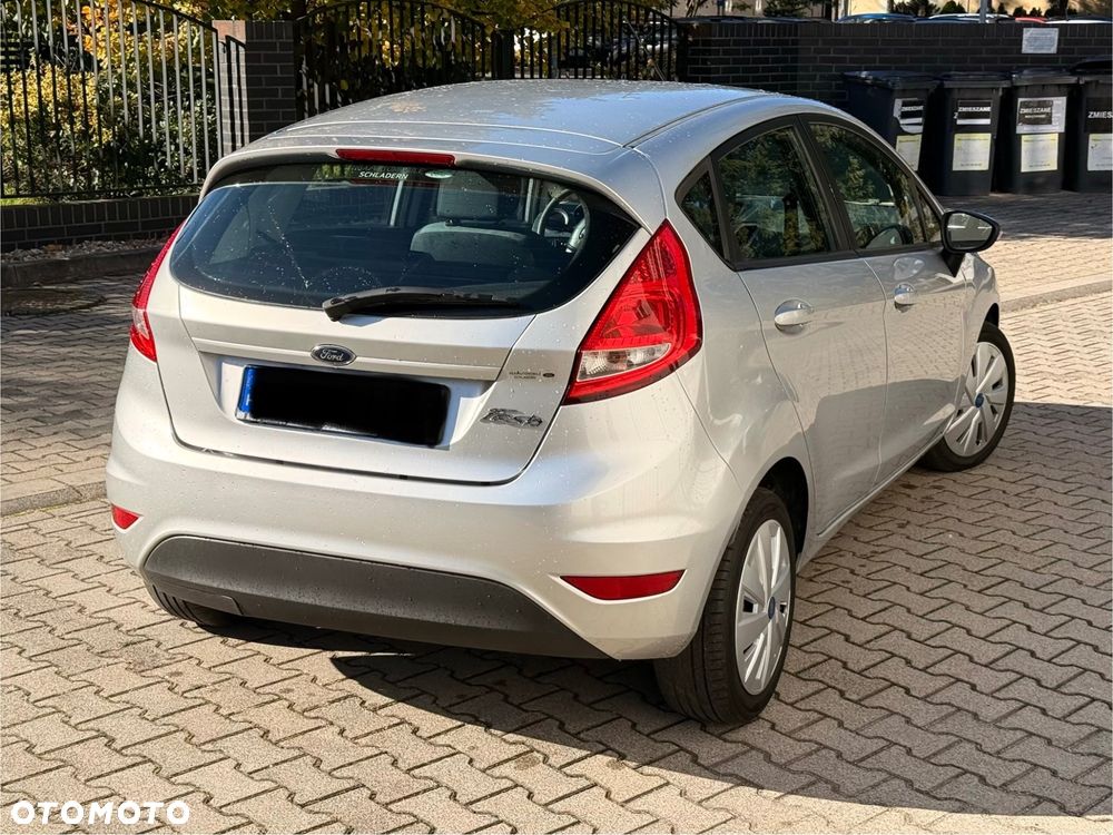 Ford Fiesta 2011 photo 4
