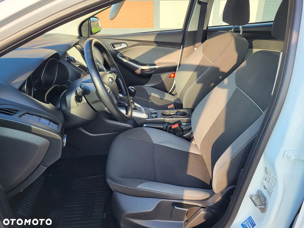 Ford Focus 1.0 EcoBoost Ambiente - 9