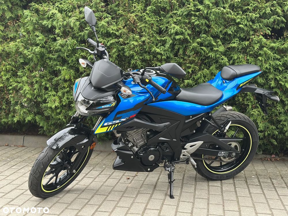 Suzuki GSX - 2