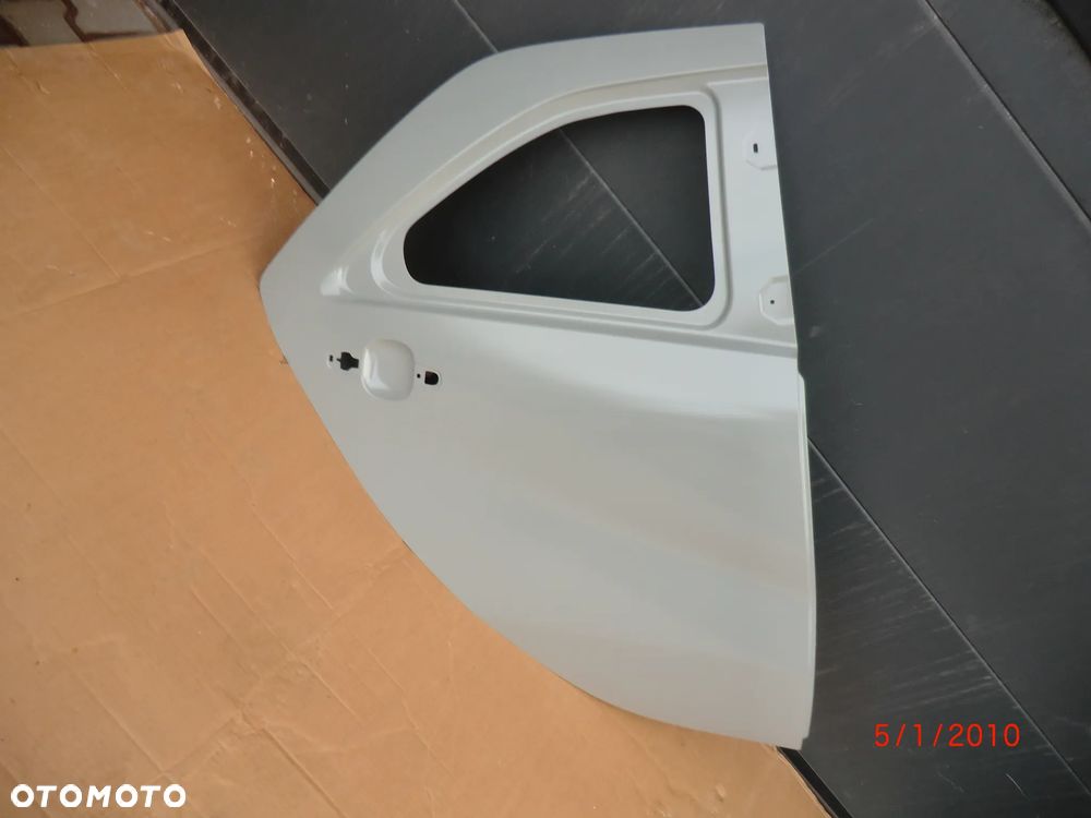 TOYOTA AYGO X DRZWI PRAWE TYLNE NOWE - 1