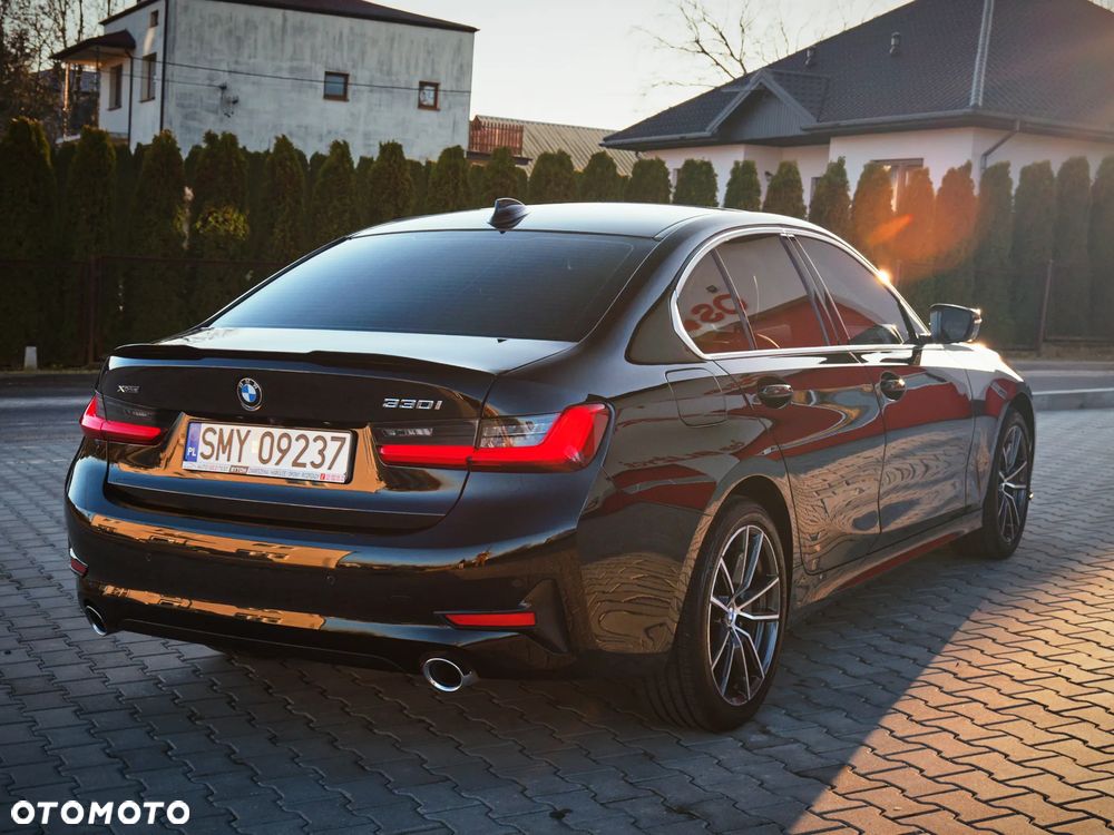 BMW Seria 3 330i xDrive M Sport - 10