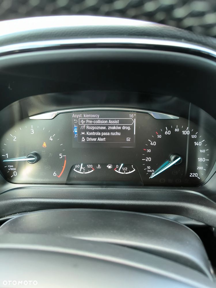 Ford Fiesta 1.5 TDCi ACTIVE - 9