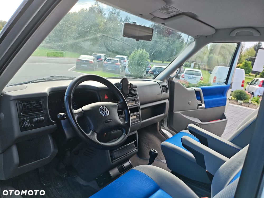 Volkswagen Multivan - 26
