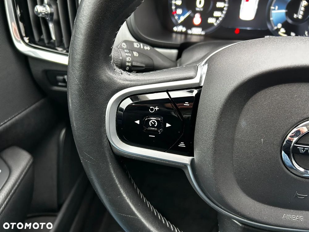 Volvo S90 D3 Momentum - 19