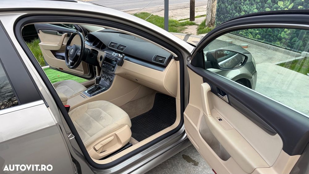Volkswagen Passat 2.0 TDI Blue TDI DSG Comfortline - 12